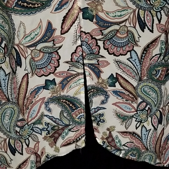 AB Studio flowy tank with built in cami - Picture 6 of 6